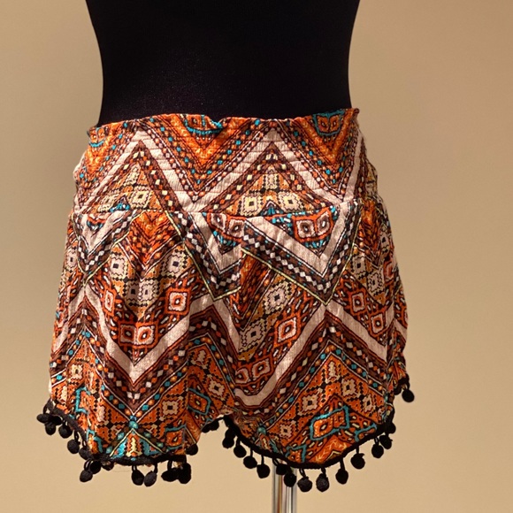 LA Hearts Pacsun Patterned-Pom Shorts Size Small - Picture 8 of 8